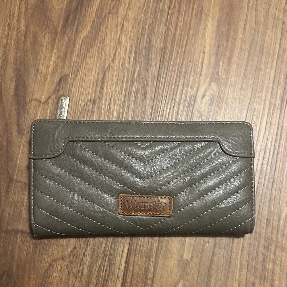 Wrangler Olive Quilted Women's Wallet
